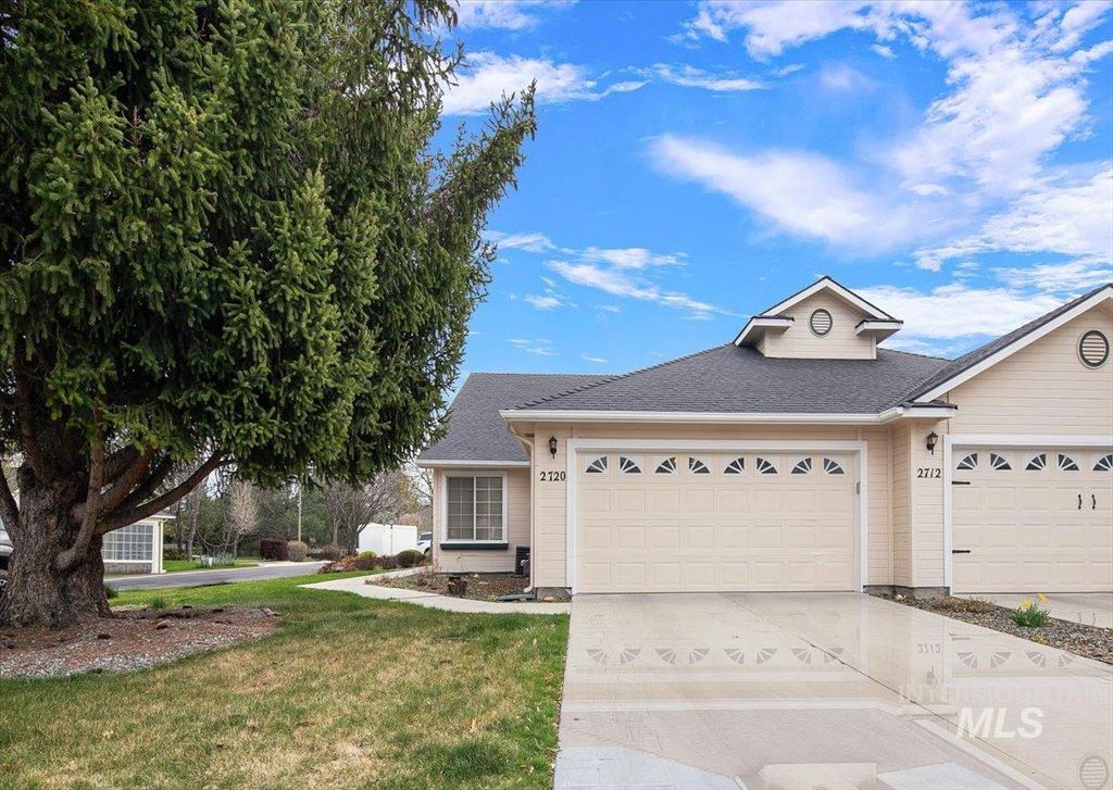 Photo of 2720 N Englewood Way, Meridian, ID 83646 (MLS # 98979467)