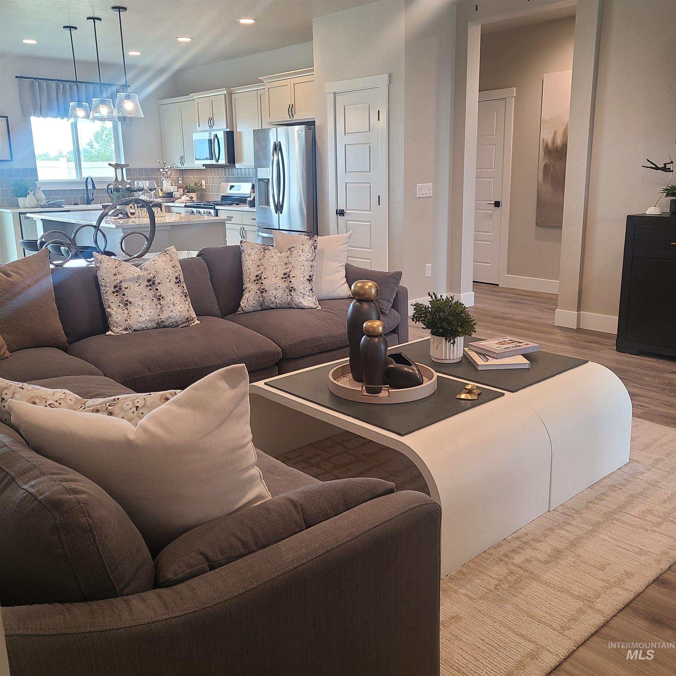 336 W Willow Dale Dr.