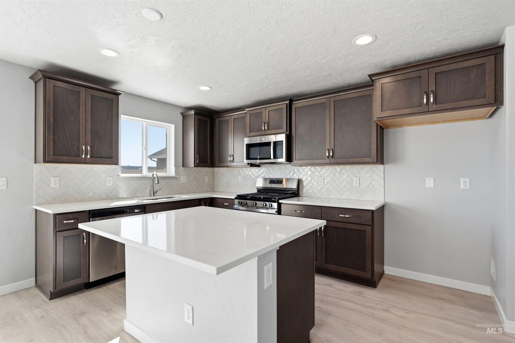 Photo of 17557 Moon Ridge Pl, Nampa, ID 83687 (MLS # 98982038)