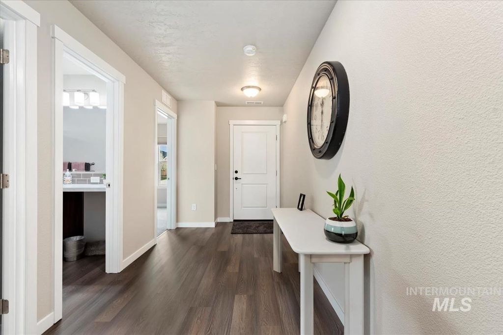 Photo of 3123 N Greengate Way, Star, ID 83669 (MLS # 98979882)