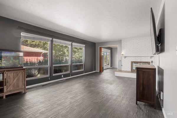 2360 BURTON AVE, BURLEY, ID 83318 - Image f85d5b4d3f2cb20bd004ad0d18e6600b/1781839322