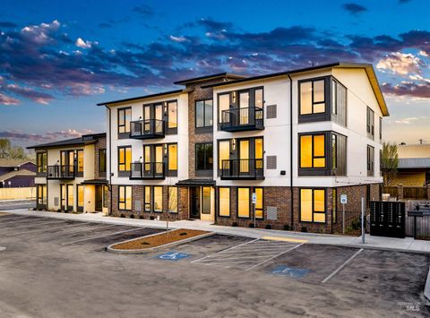 Photo of 2312 S Broadway Avenue #A108, Boise, ID 83706 (MLS # 98973013)
