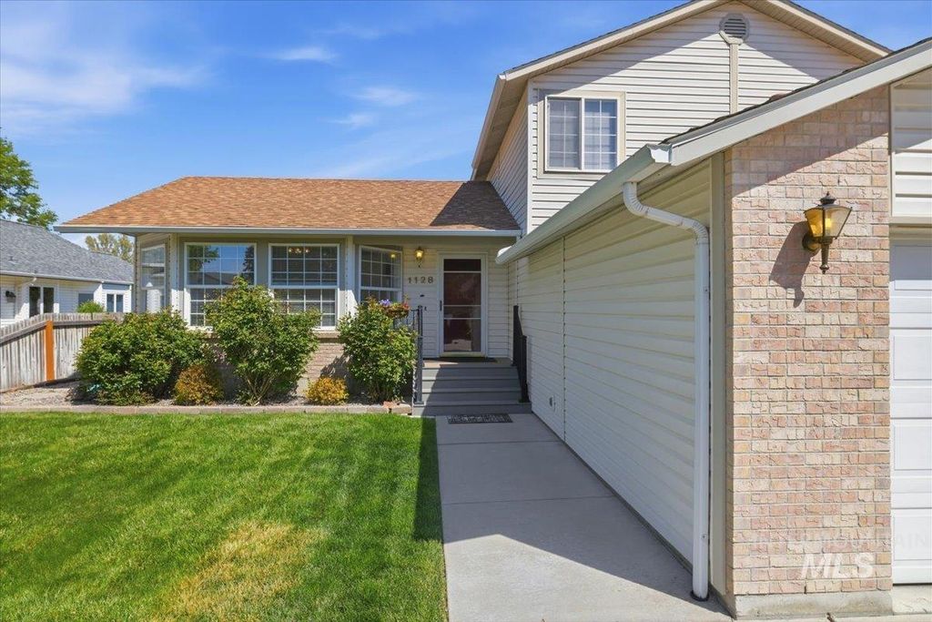 Photo of 1128 W State St, Meridian, ID 83642 (MLS # 98984336)