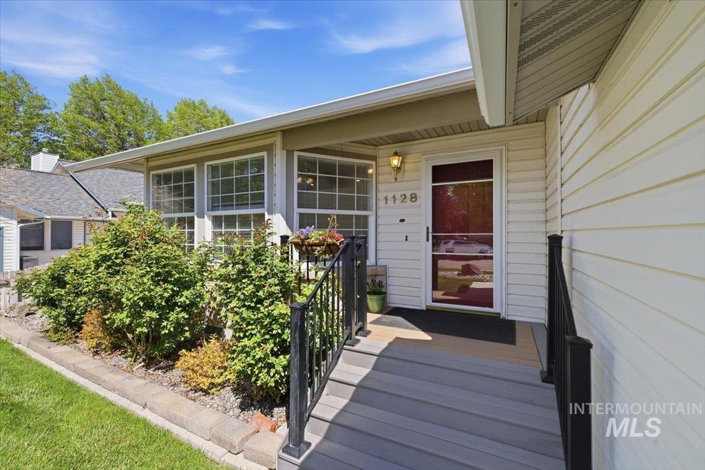 Photo of 1128 W State St, Meridian, ID 83642 (MLS # 98984336)
