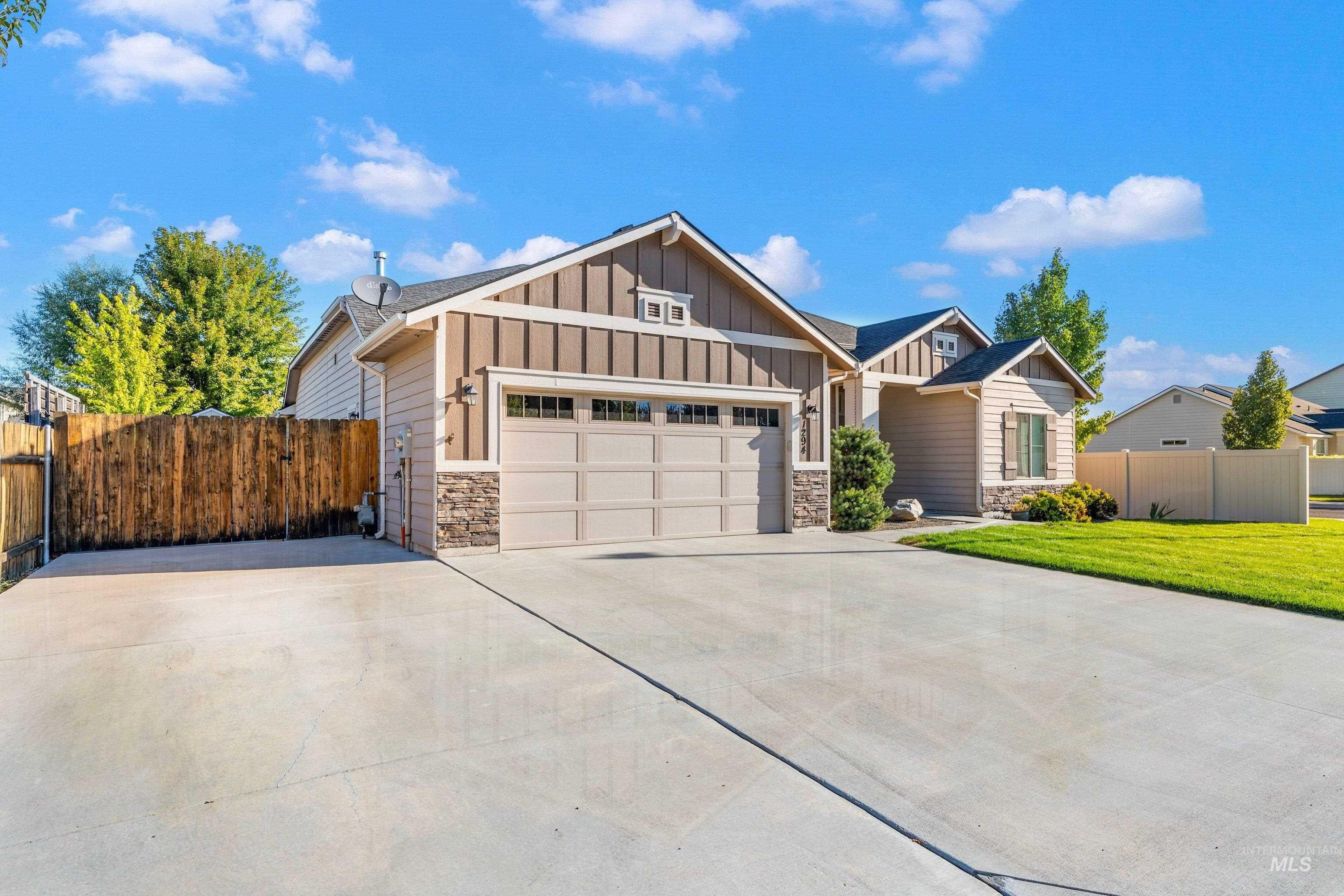 1294 E. Yucca Canyon St.