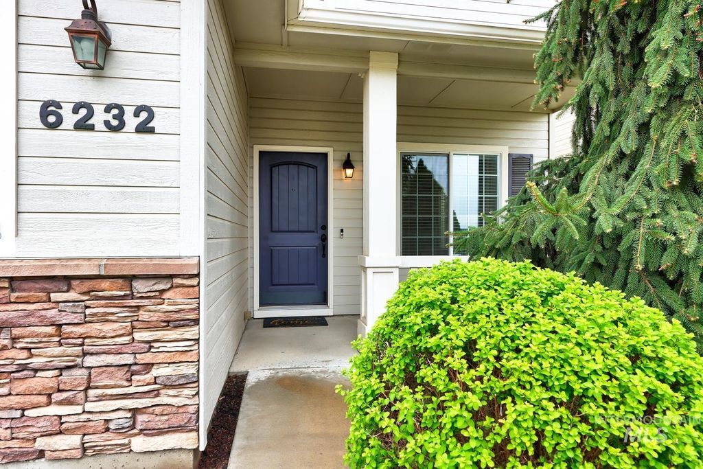 Photo of 6232 N Silver Elm Way, Meridian, ID 83646 (MLS # 98983474)