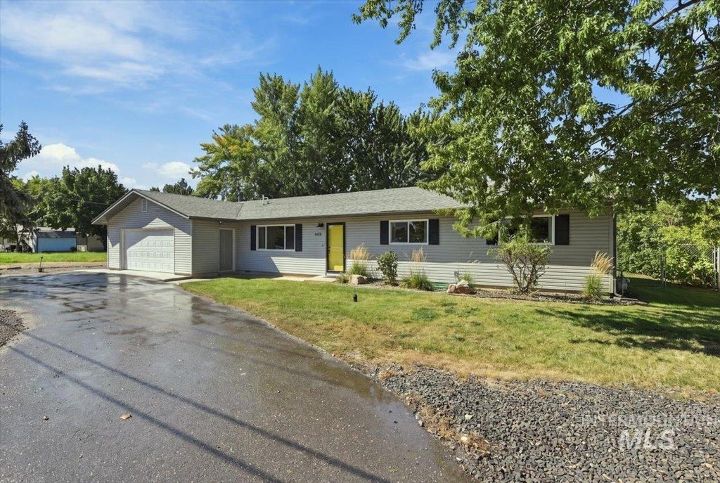 Photo of 645 N Star Rd, Star, ID 83669 (MLS # 99001145)