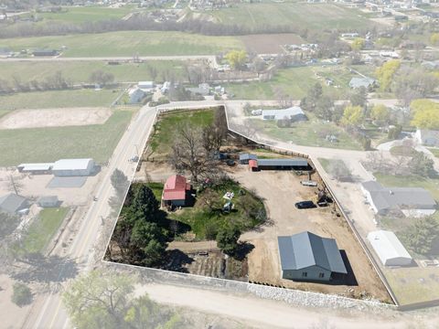 Photo of 23466 Freezeout Rd, Caldwell, ID 83607 (MLS # 98978075)