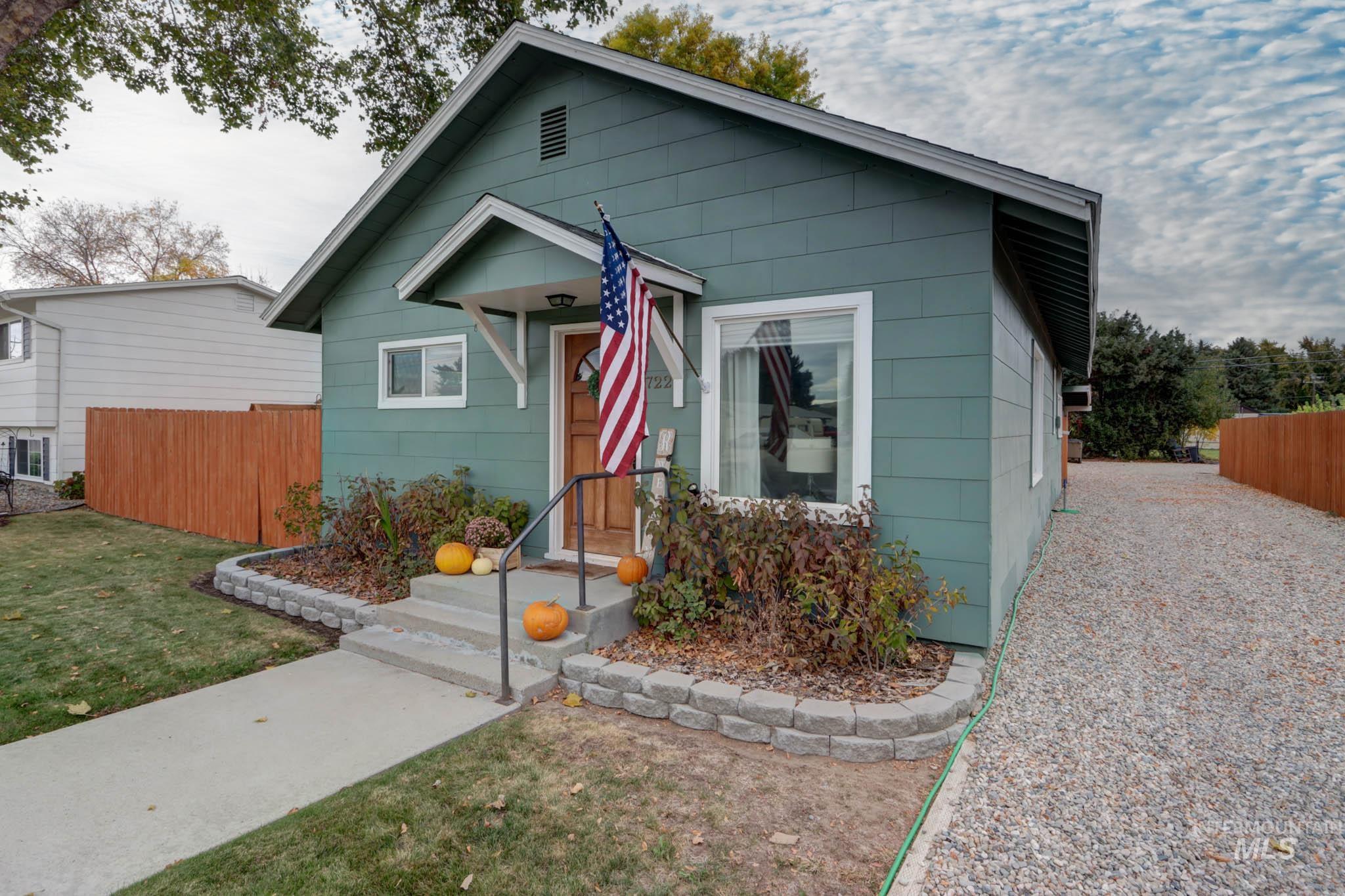 722 E 4th St, Emmett, Idaho image 2