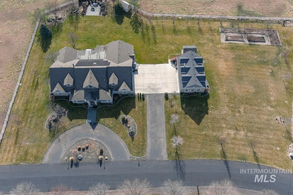 Photo of 4047 Saint James Loop, Nampa, ID 83687 (MLS # 98974454)