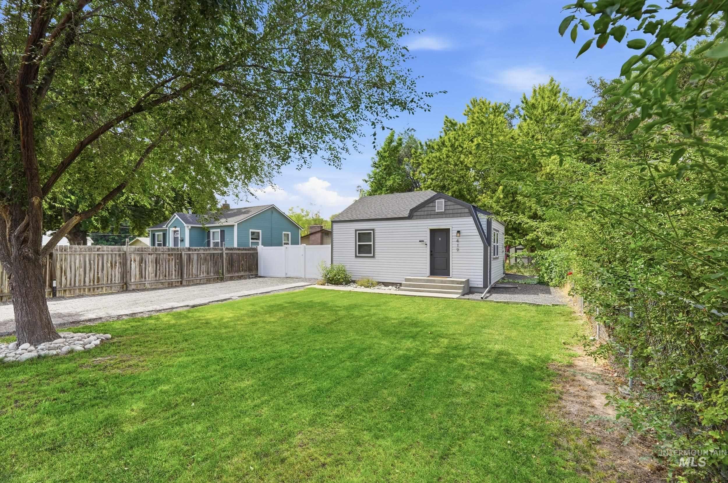 419 S Locust St.