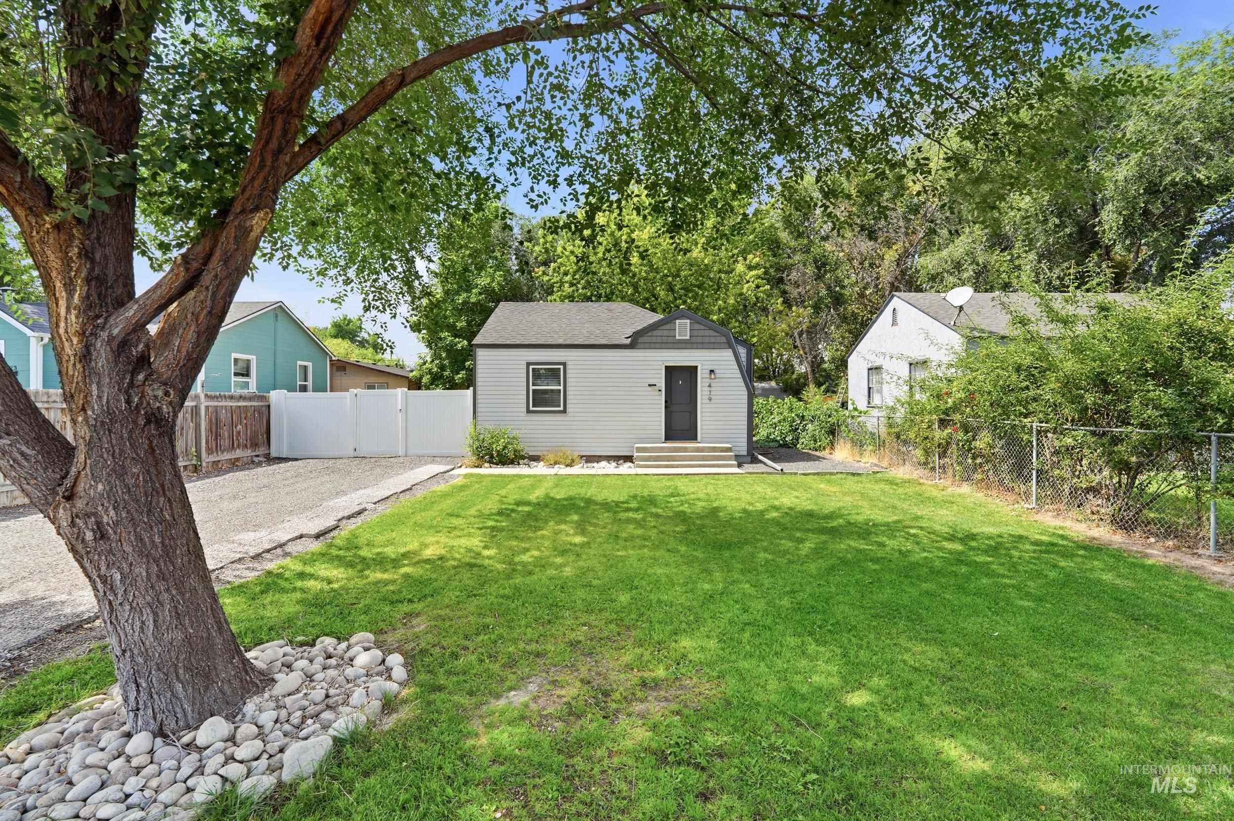 419 S Locust St.