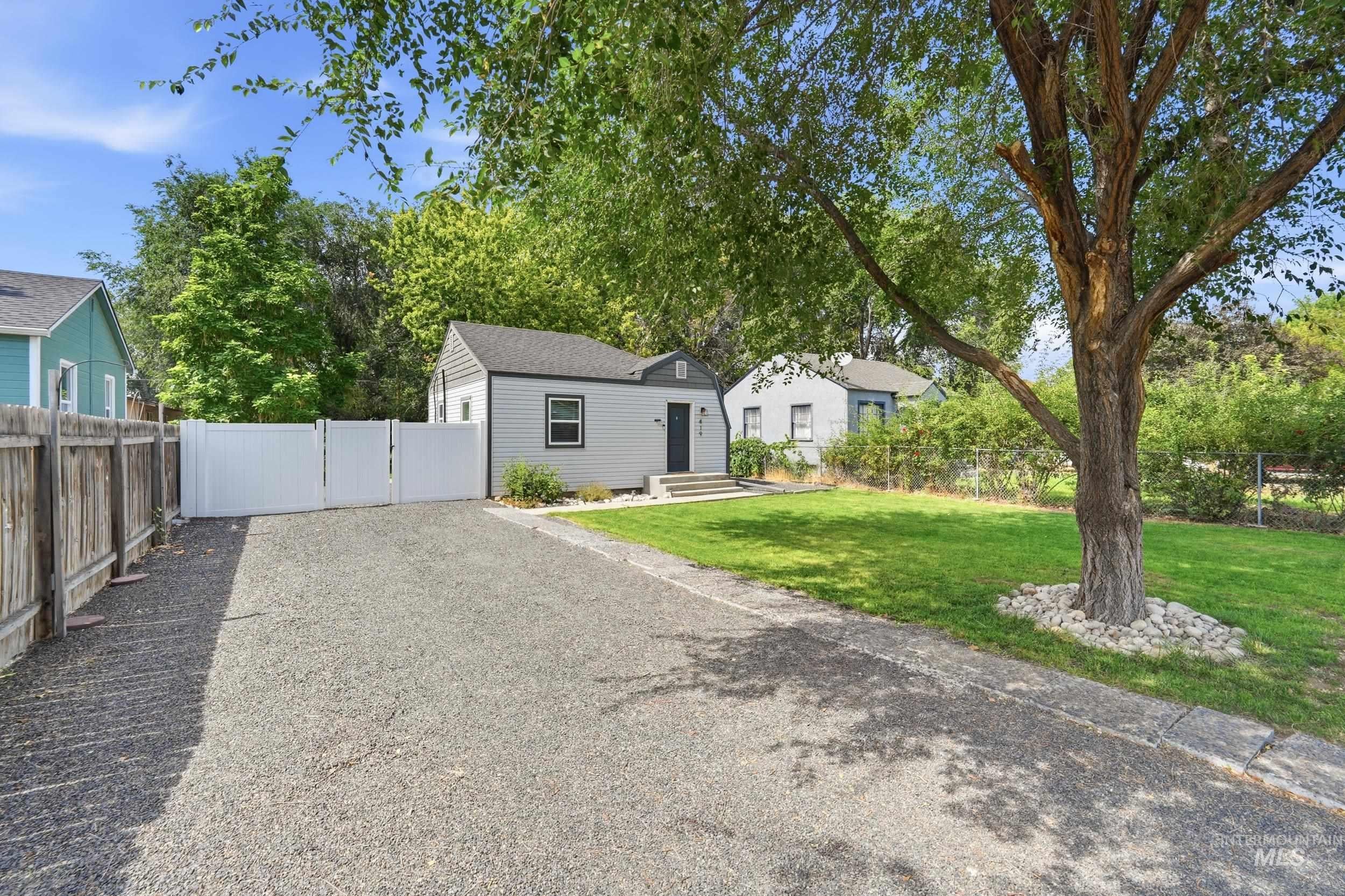 419 S Locust St.