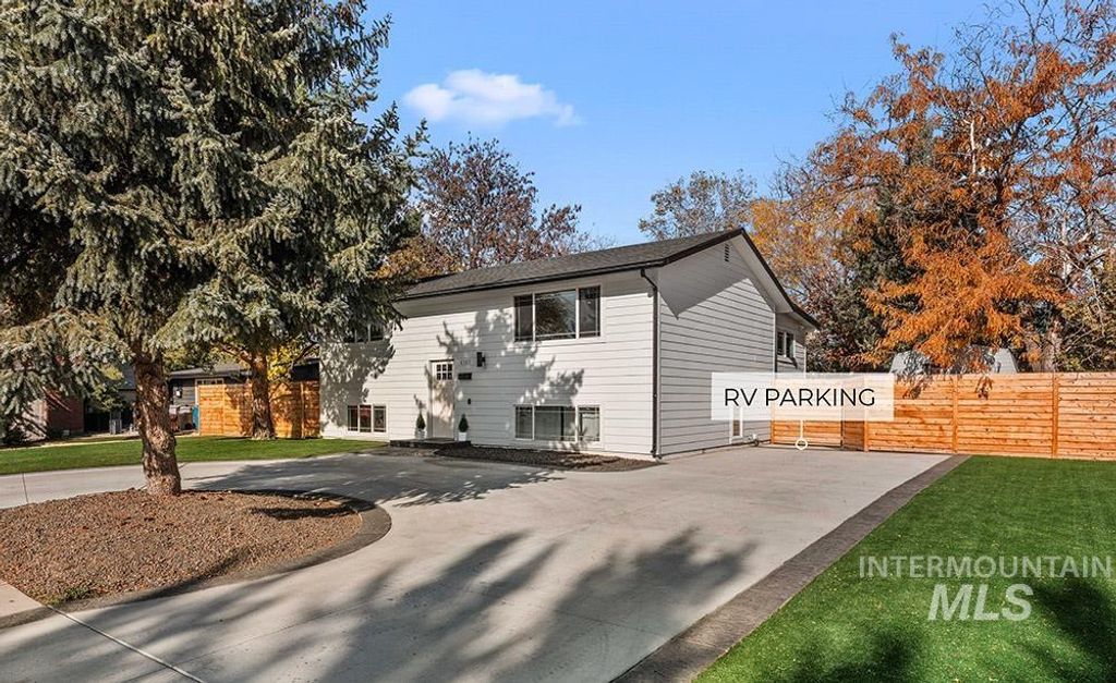 Photo of 4302 W Meriwether Dr, Boise, ID 83705 (MLS # 98967620)