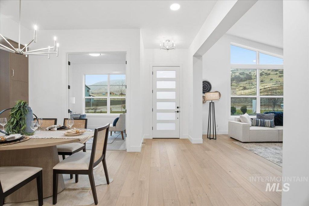 Photo of 11677 N Rabbitbrush Way, Boise, ID 83714 (MLS # 98972469)