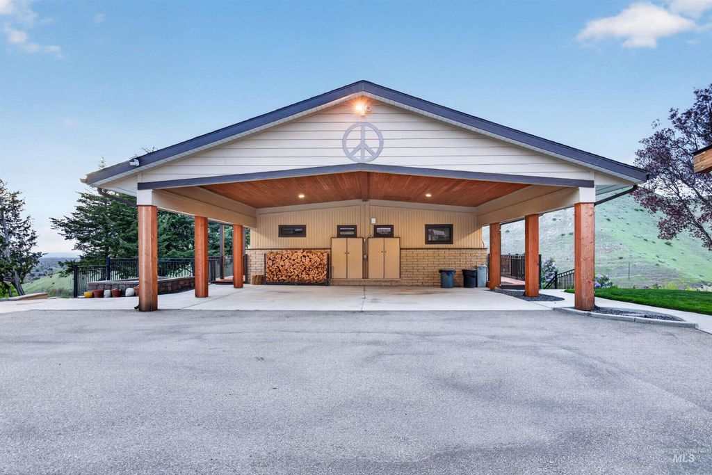 Photo of 7777 N Pierce Park Rd, Boise, ID 83714 (MLS # 98982611)