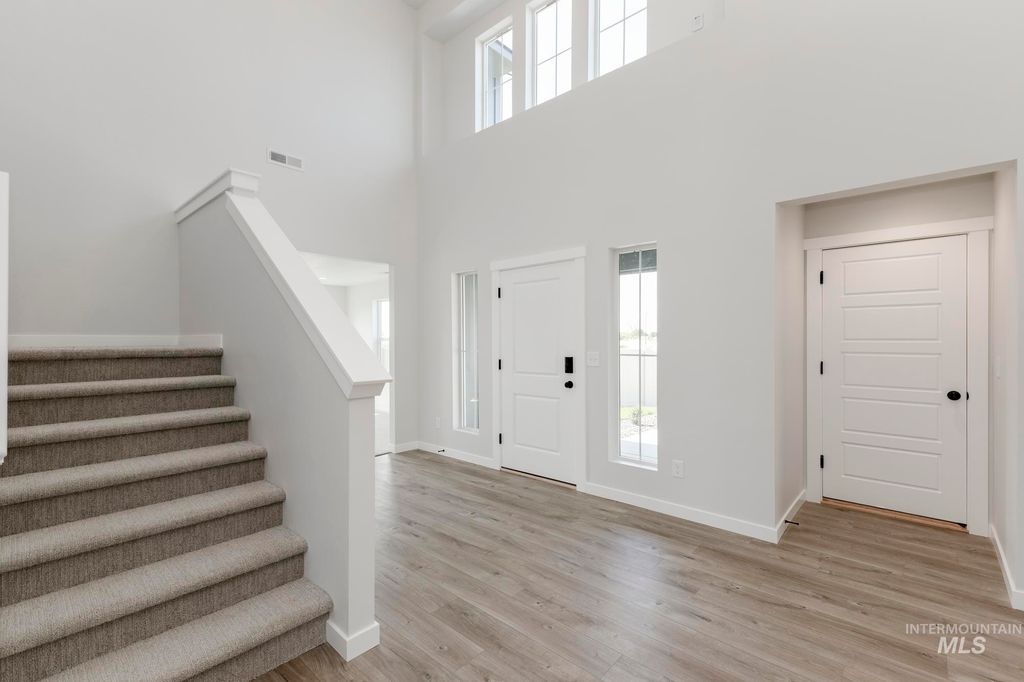 Photo of 913 E Crab Springs St, Nampa, ID 83686 (MLS # 98983739)