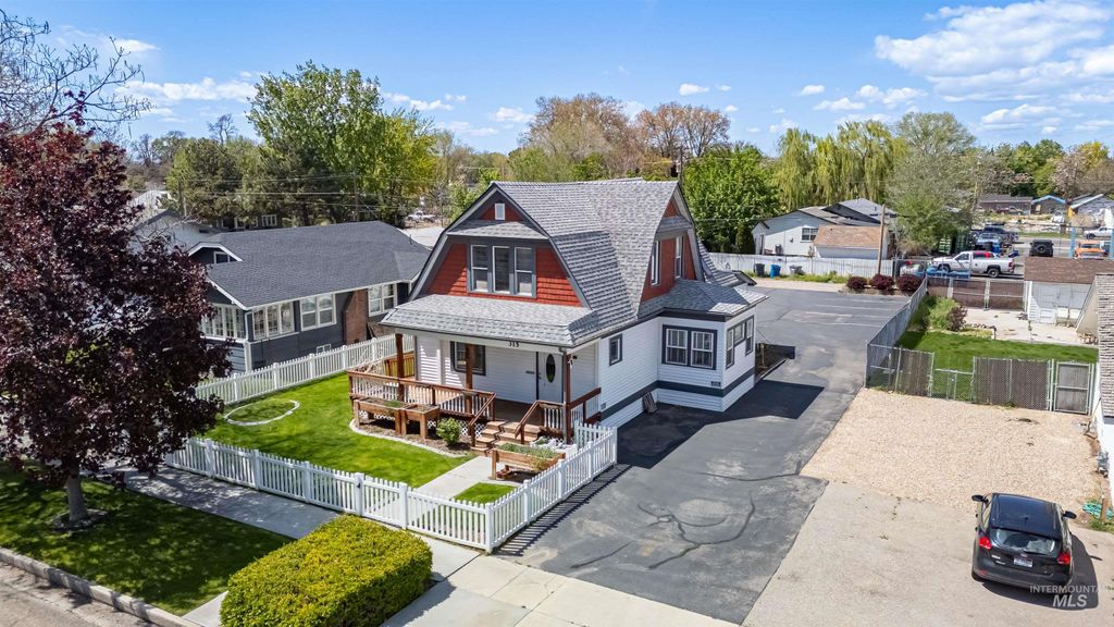 Photo of 315 S 7th Ave S Ave, Nampa, ID 83651 (MLS # 98983754)