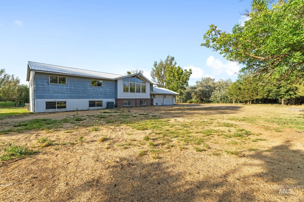 Photo of 1296 E 4400 N, Buhl, ID 83316 (MLS # 98999925)