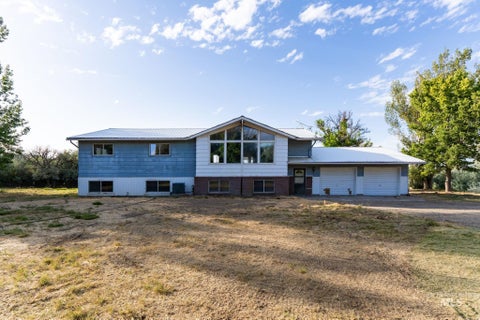 Photo of 1296 E 4400 N, Buhl, ID 83316 (MLS # 98999925)