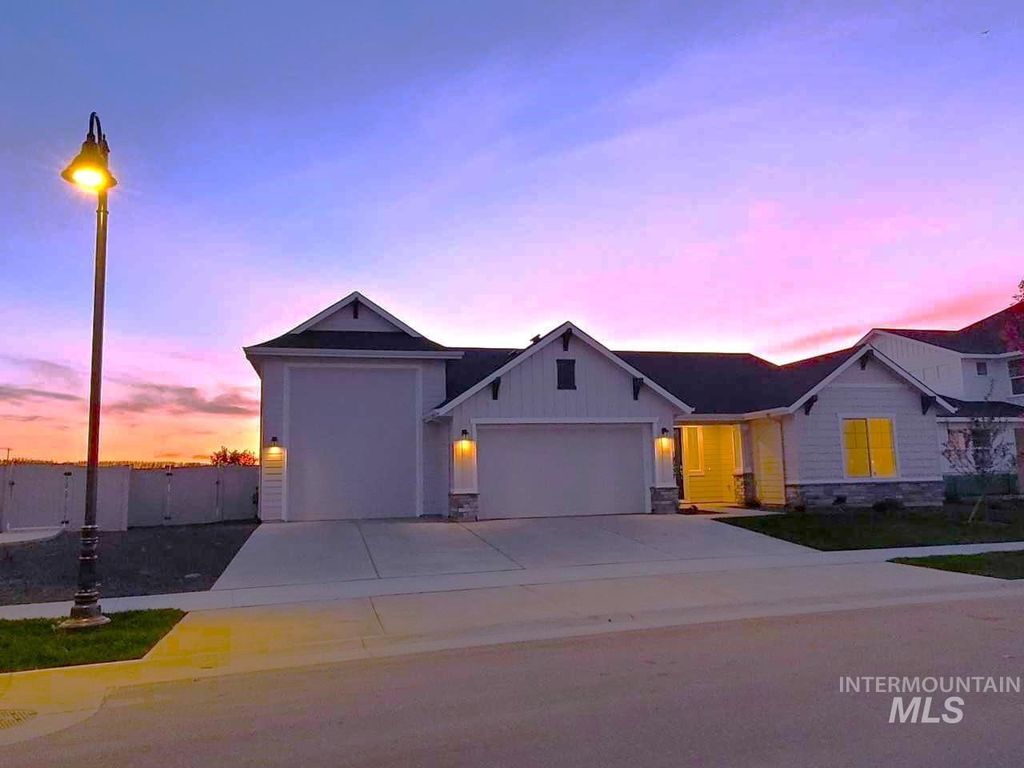 Photo of 12557 W Wayfaring Drive, Star, ID 83669 (MLS # 98979765)