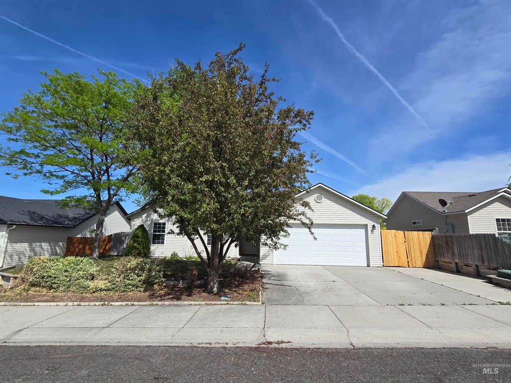 Photo of 1595 Dana Street, Twin Falls, ID 83301 (MLS # 98987559)