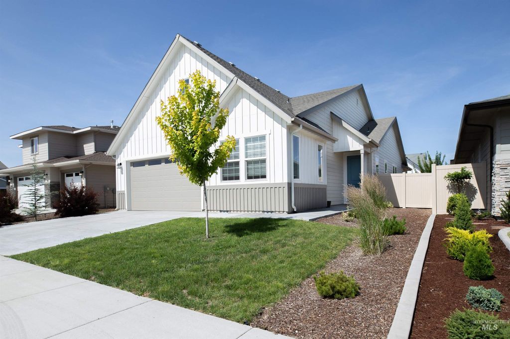 Photo of 5437 S Perlite Ave, Meridian, ID 83642 (MLS # 98963621)