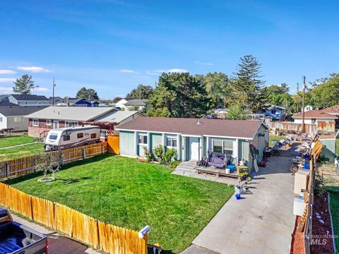 944 Kathrine St Buhl ID 83316