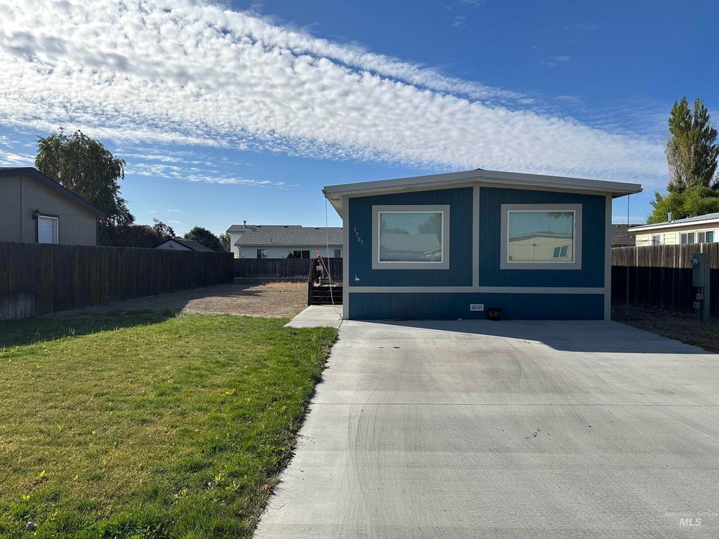 Photo of 1705 Windmere, Mountain Home, ID 83647 (MLS # 98979983)
