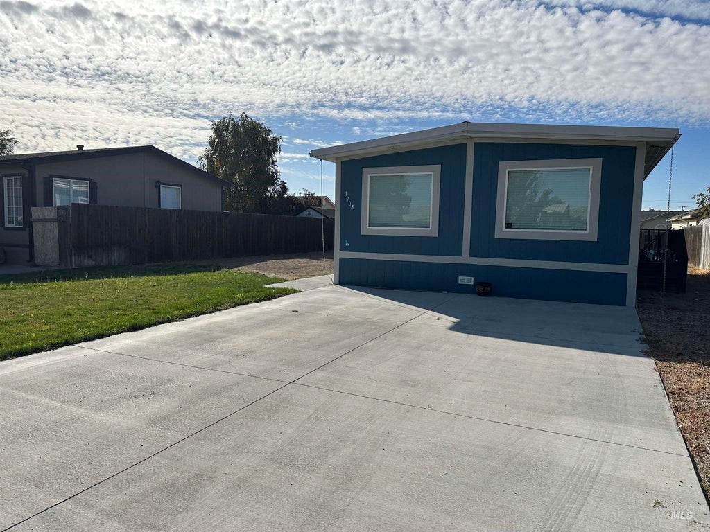Photo of 1705 Windmere, Mountain Home, ID 83647 (MLS # 98979983)