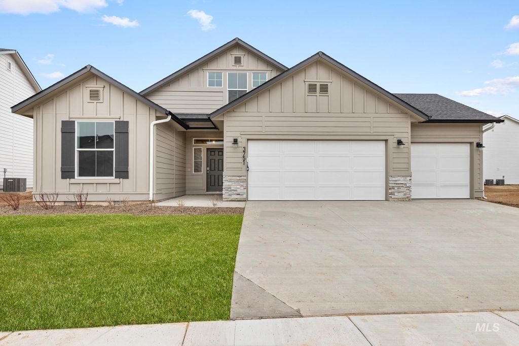 Photo of 13647 Redway Ct, Caldwell, ID 83607 (MLS # 98986289)