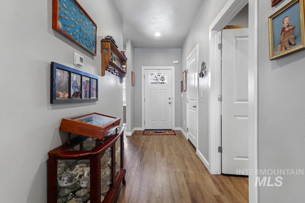 1505 Mountain View Dr