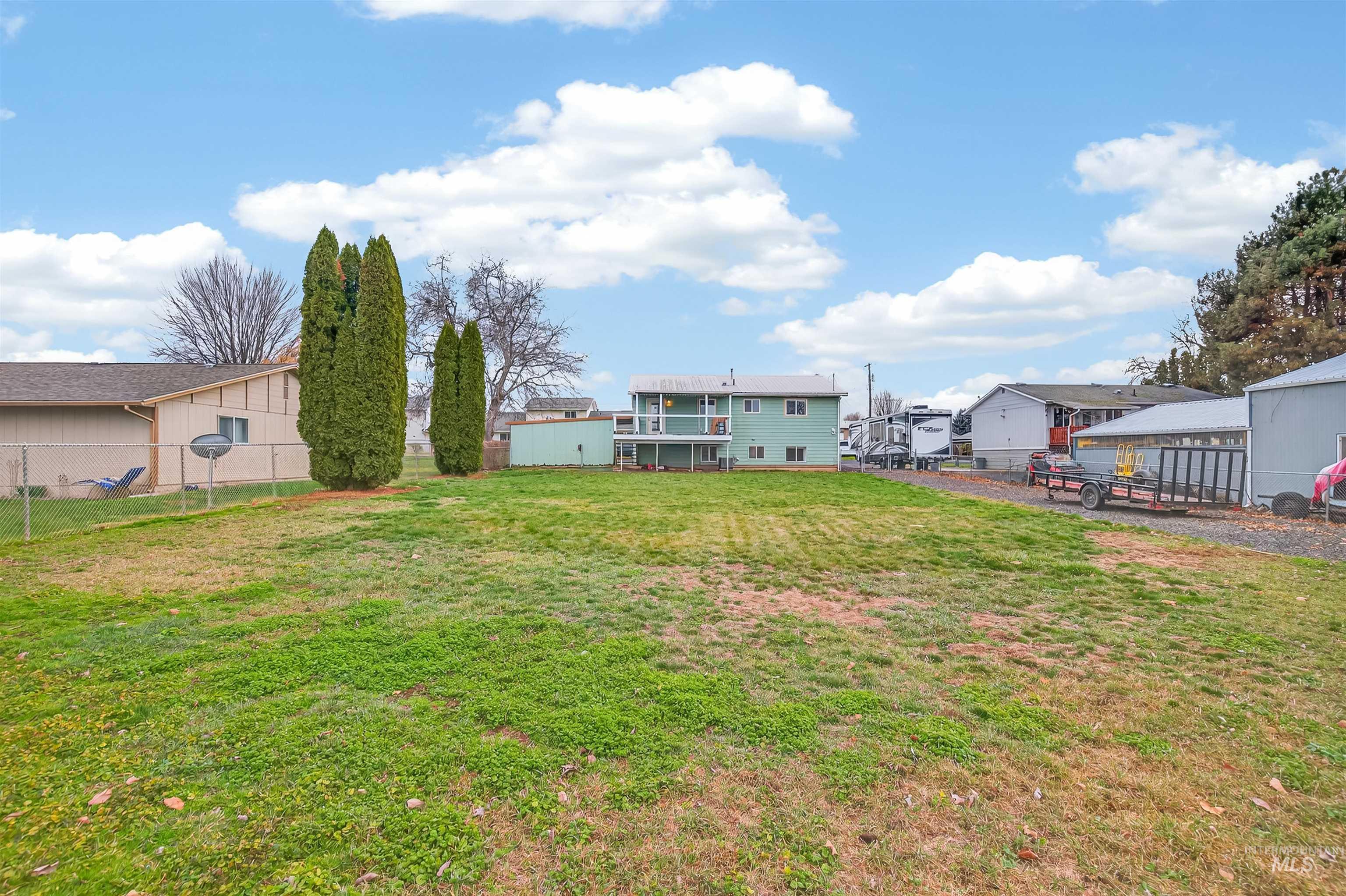 View of yard featuring a residential view