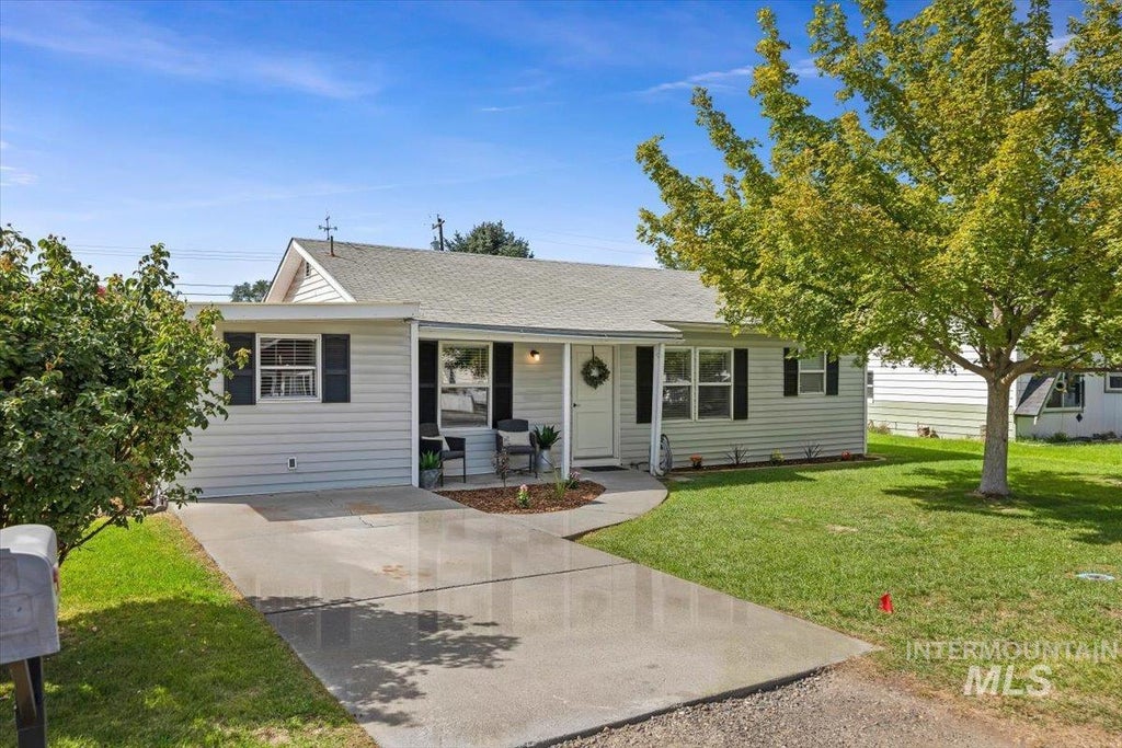 Photo of 415 Adams Street, Twin Falls, ID 83301 (MLS # 99000944)