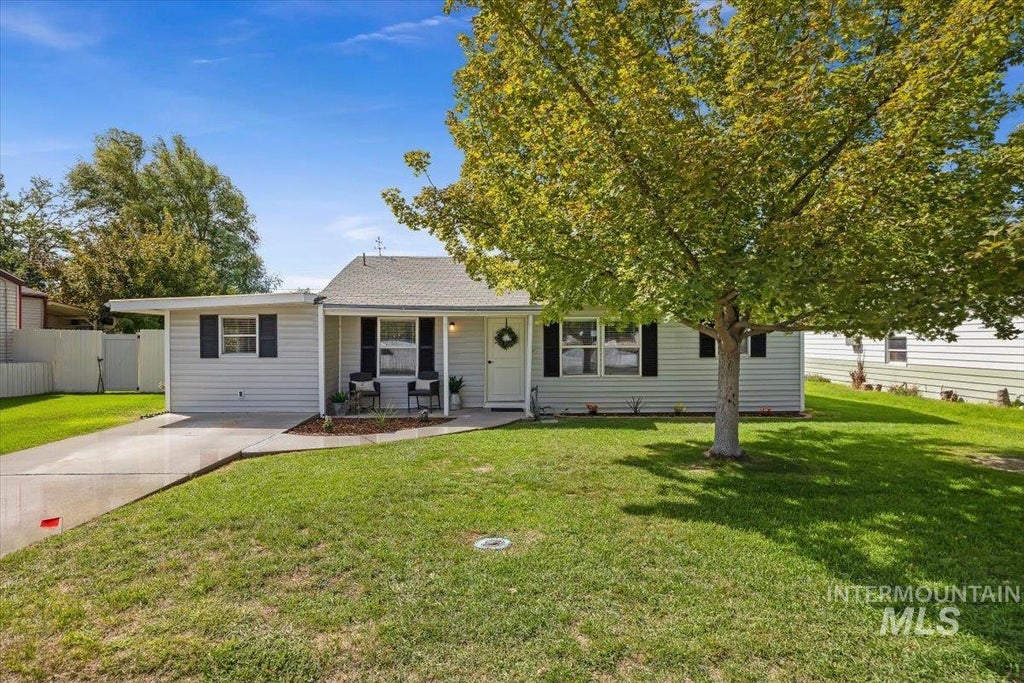 Photo of 415 Adams Street, Twin Falls, ID 83301 (MLS # 99000944)
