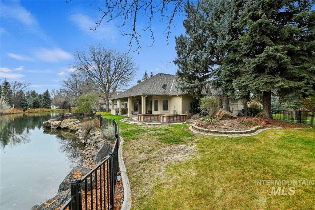 Photo of 5280 N Lakemont Ln, Garden City, ID 83714 (MLS # 98969335)