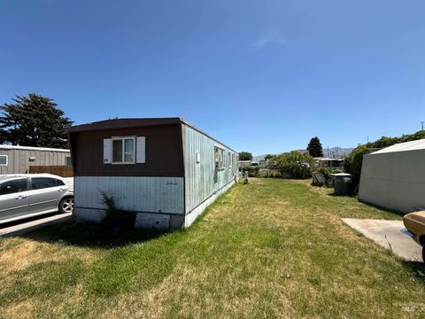 Photo of 450 Griffith Rd #29, Pocatello, ID 83201 (MLS # 98956341)