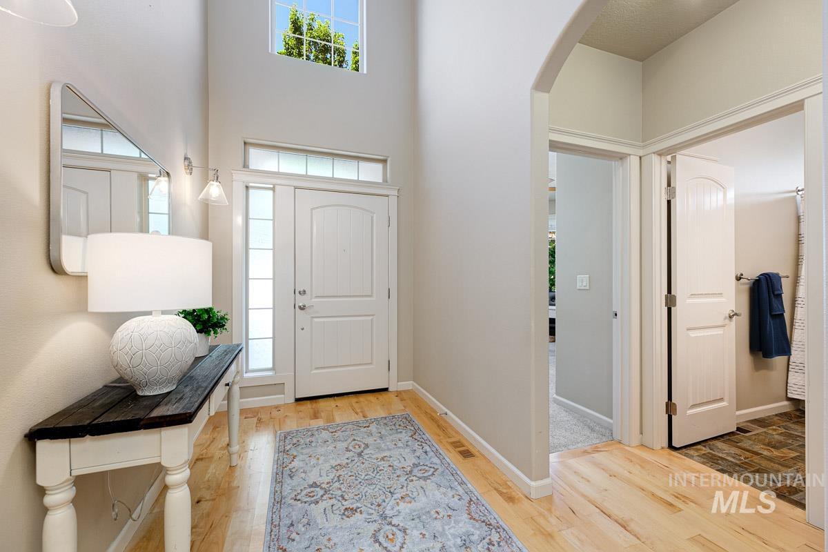 6064 N Saguaro Hills Ave