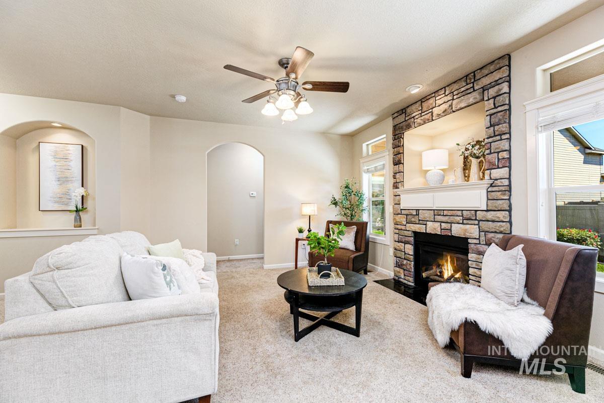 6064 N Saguaro Hills Ave