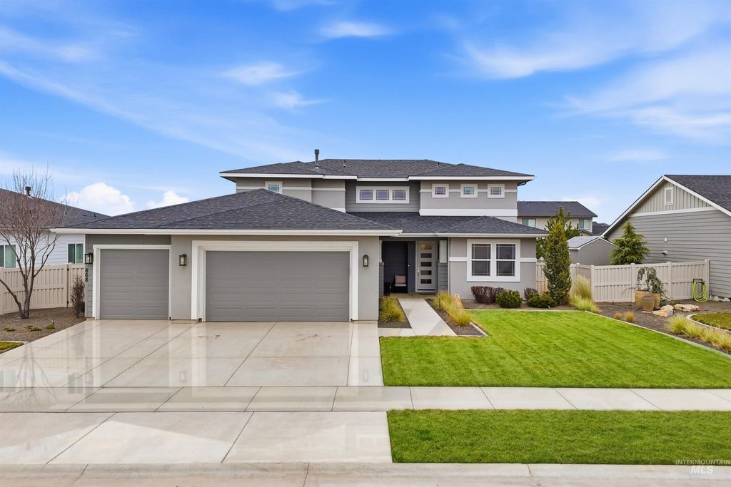 Photo of 868 W Grassland St, Middleton, ID 83644 (MLS # 98977950)