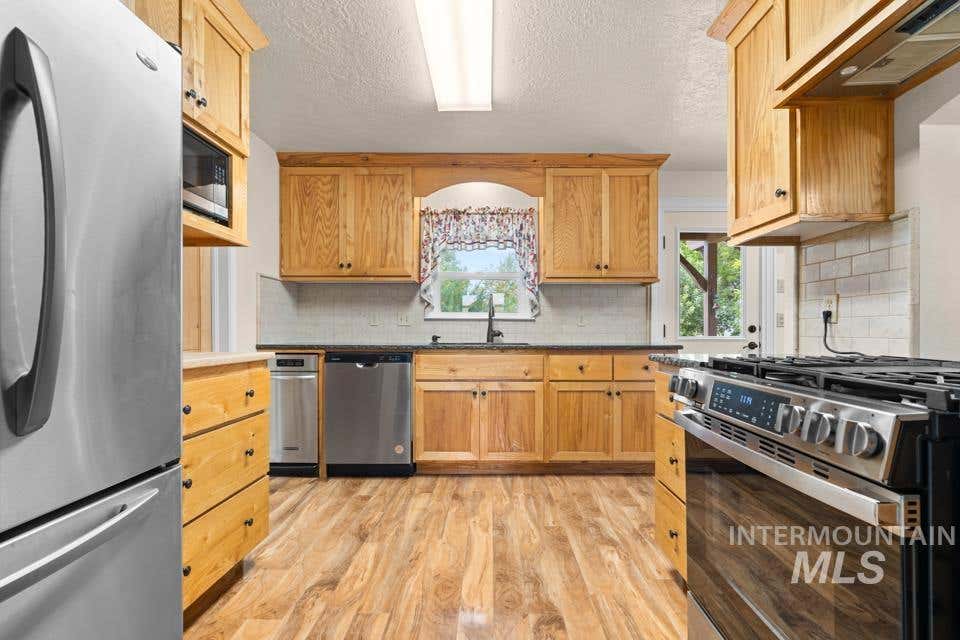 Photo of 6500 SE 10th Avenue, Caldwell, ID 83607 (MLS # 98998853)