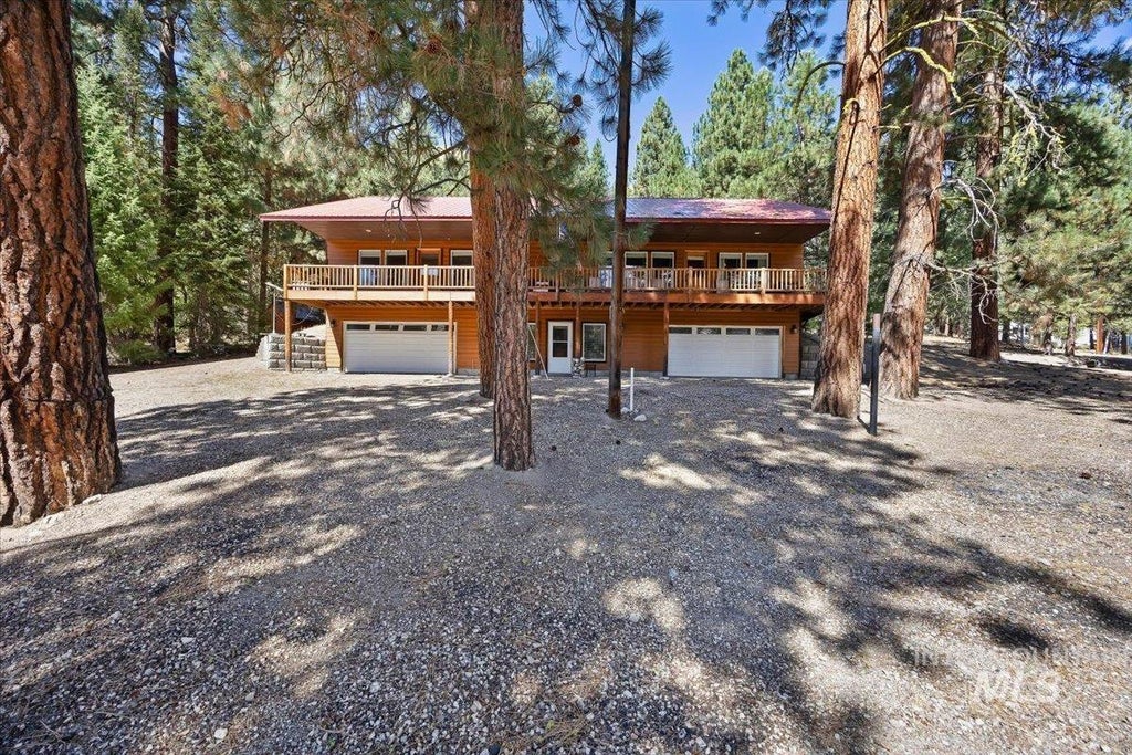Photo of 4389 N Pine Featherville Rd, Featherville, ID 83647 (MLS # 98999926)