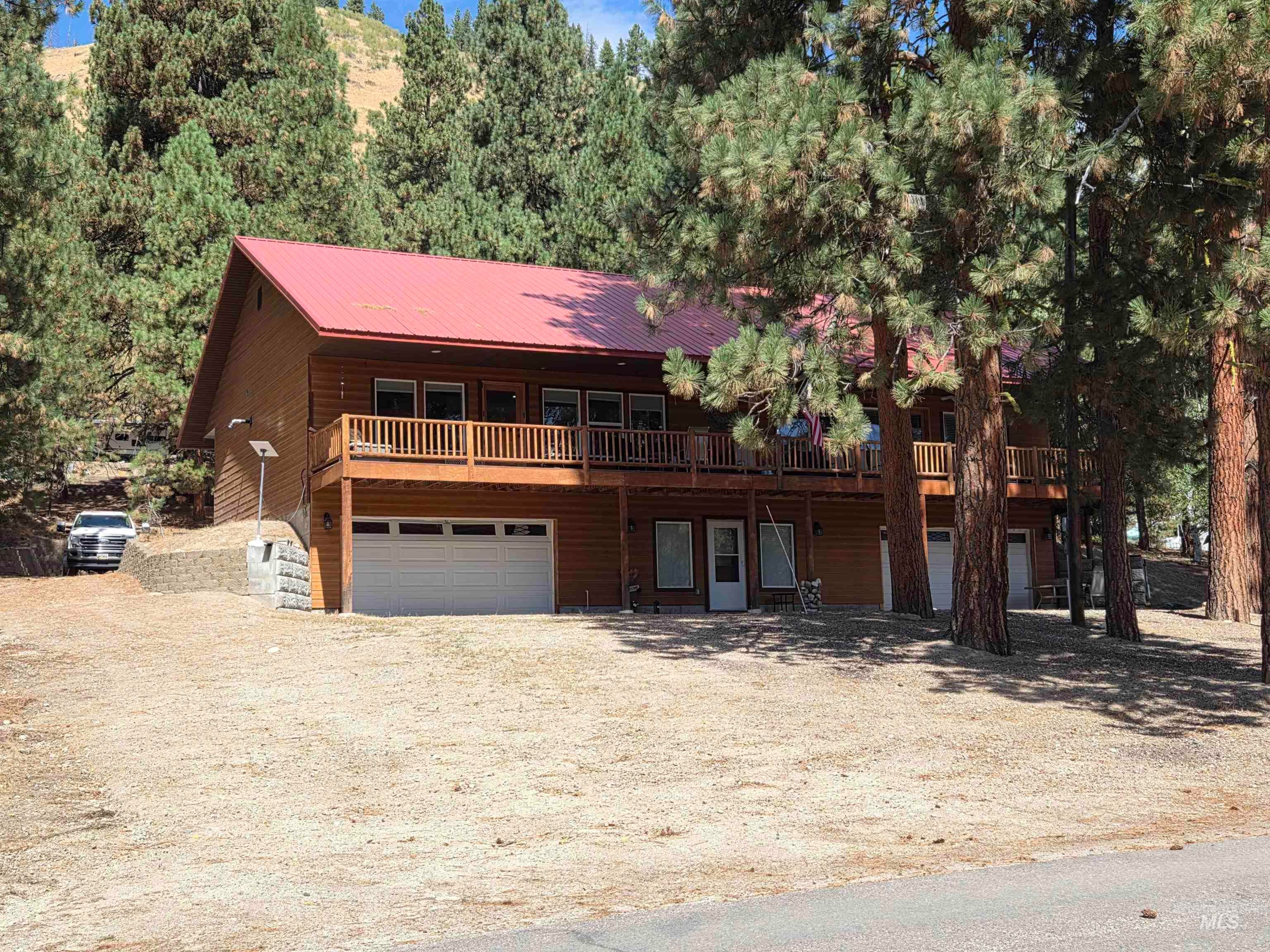 4389 N Pine Featherville Rd