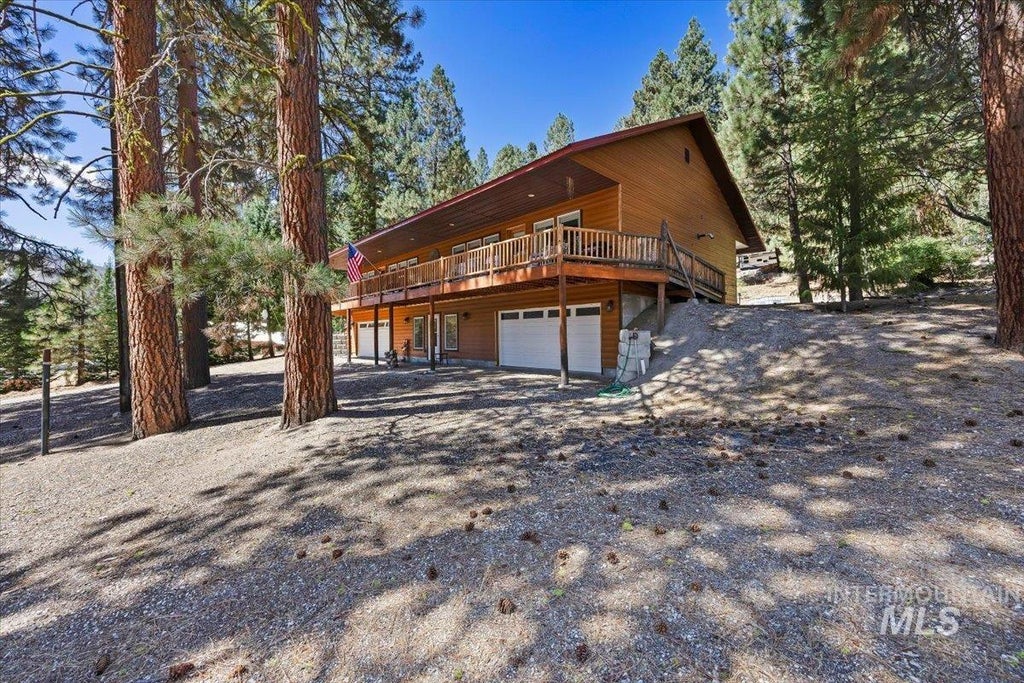 Photo of 4389 N Pine Featherville Rd, Featherville, ID 83647 (MLS # 98999926)