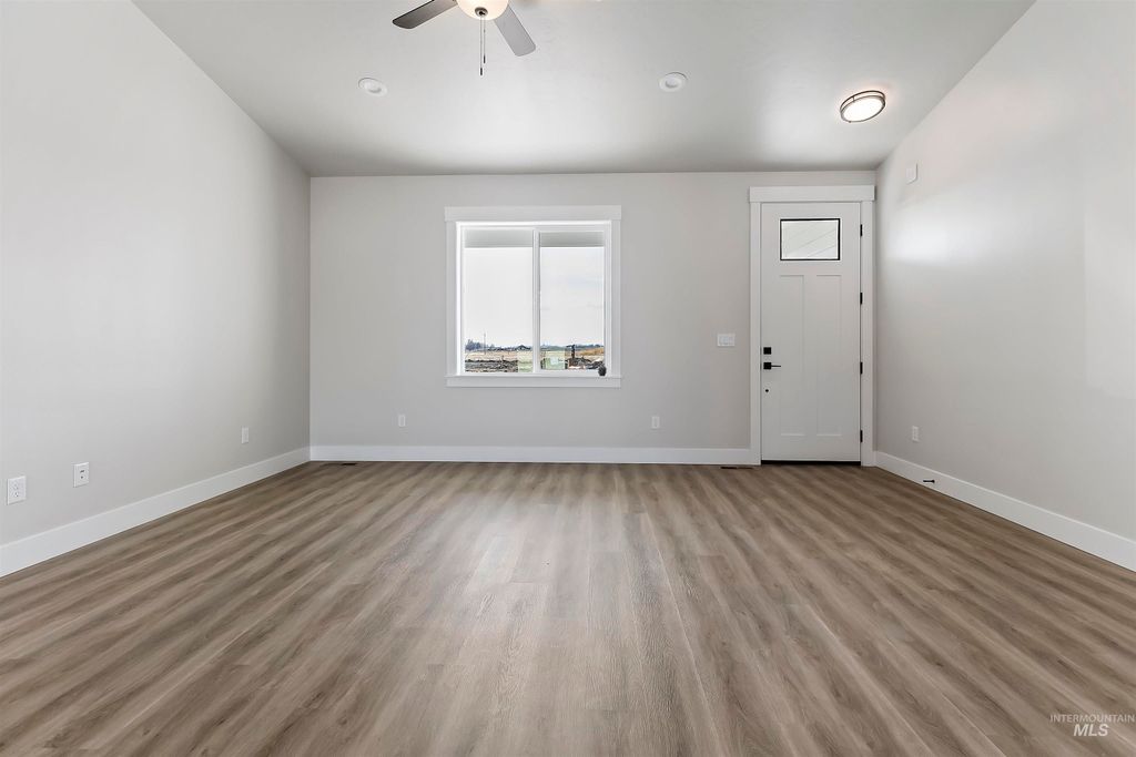 Photo of 607 Fallen Leaf Ave, New Plymouth, ID 83655 (MLS # 98967009)