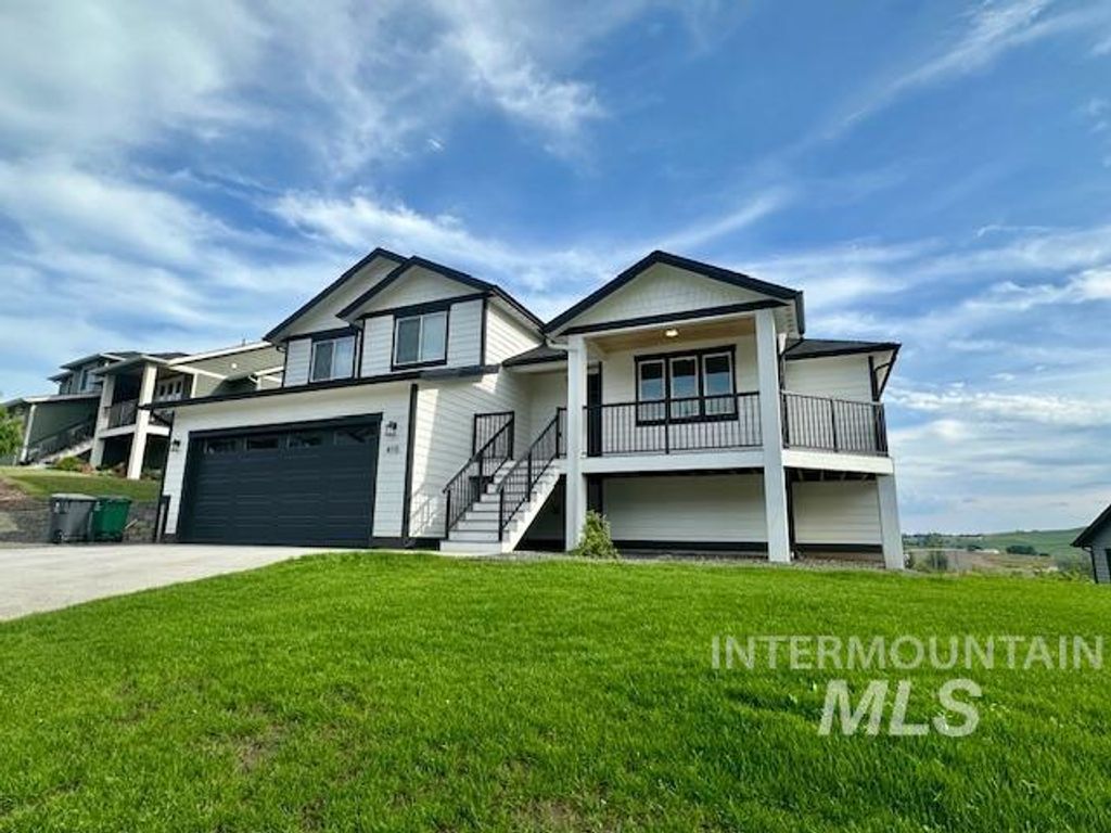 Photo of 415 Southview Ave, Moscow, ID 83843 (MLS # 98950021)