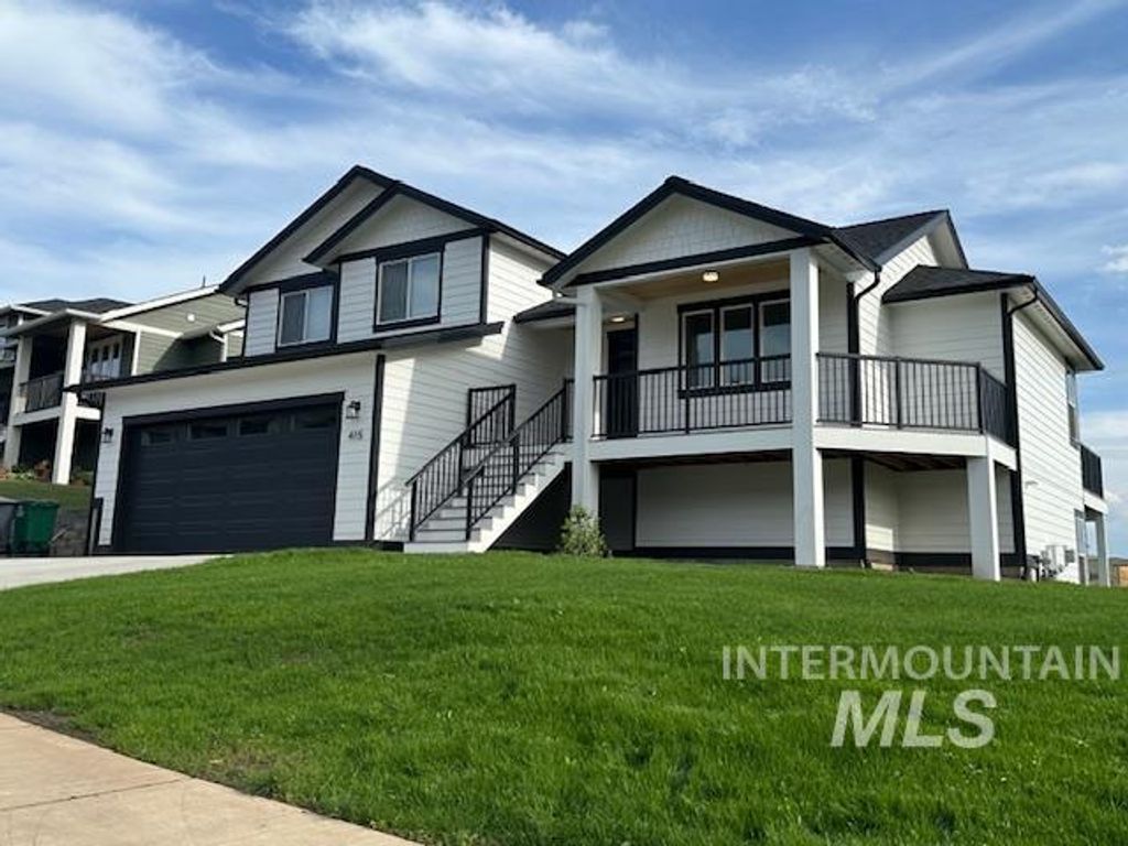 Photo of 415 Southview Ave, Moscow, ID 83843 (MLS # 98950021)