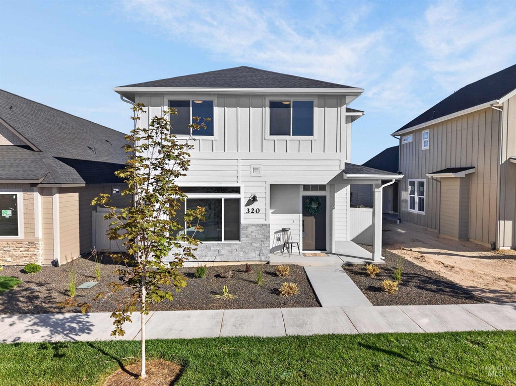 Photo of 320 E Mayfield Springs Blvd, Boise, ID 83716 (MLS # 98990403)