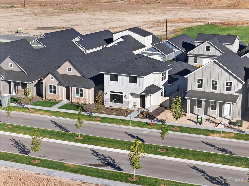 Photo of 320 E Mayfield Springs Blvd, Boise, ID 83716 (MLS # 98990403)