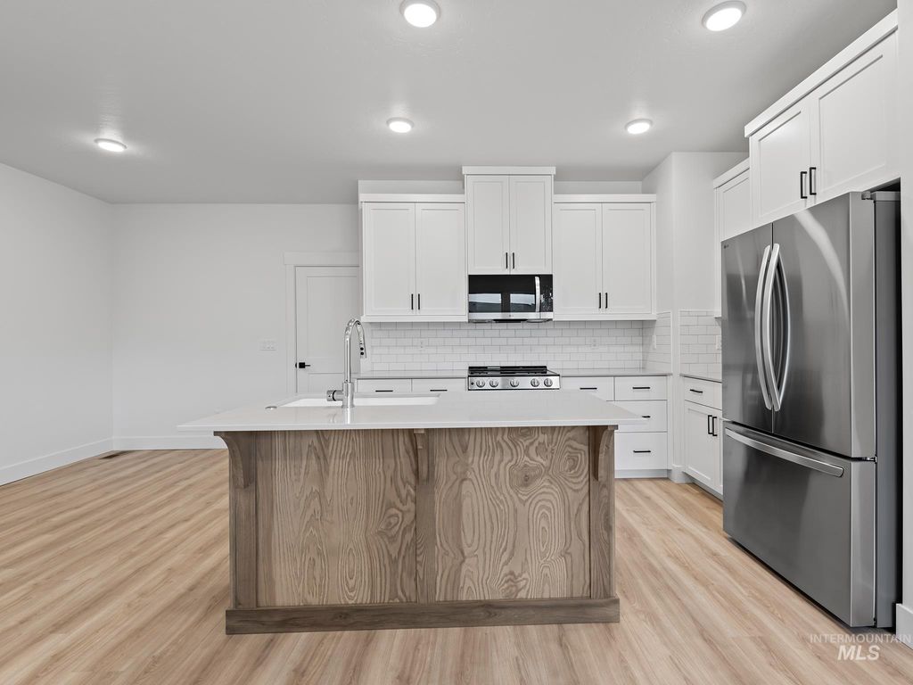 Photo of 2160 E Deep Purple Ln, Meridian, ID 83642 (MLS # 98975121)